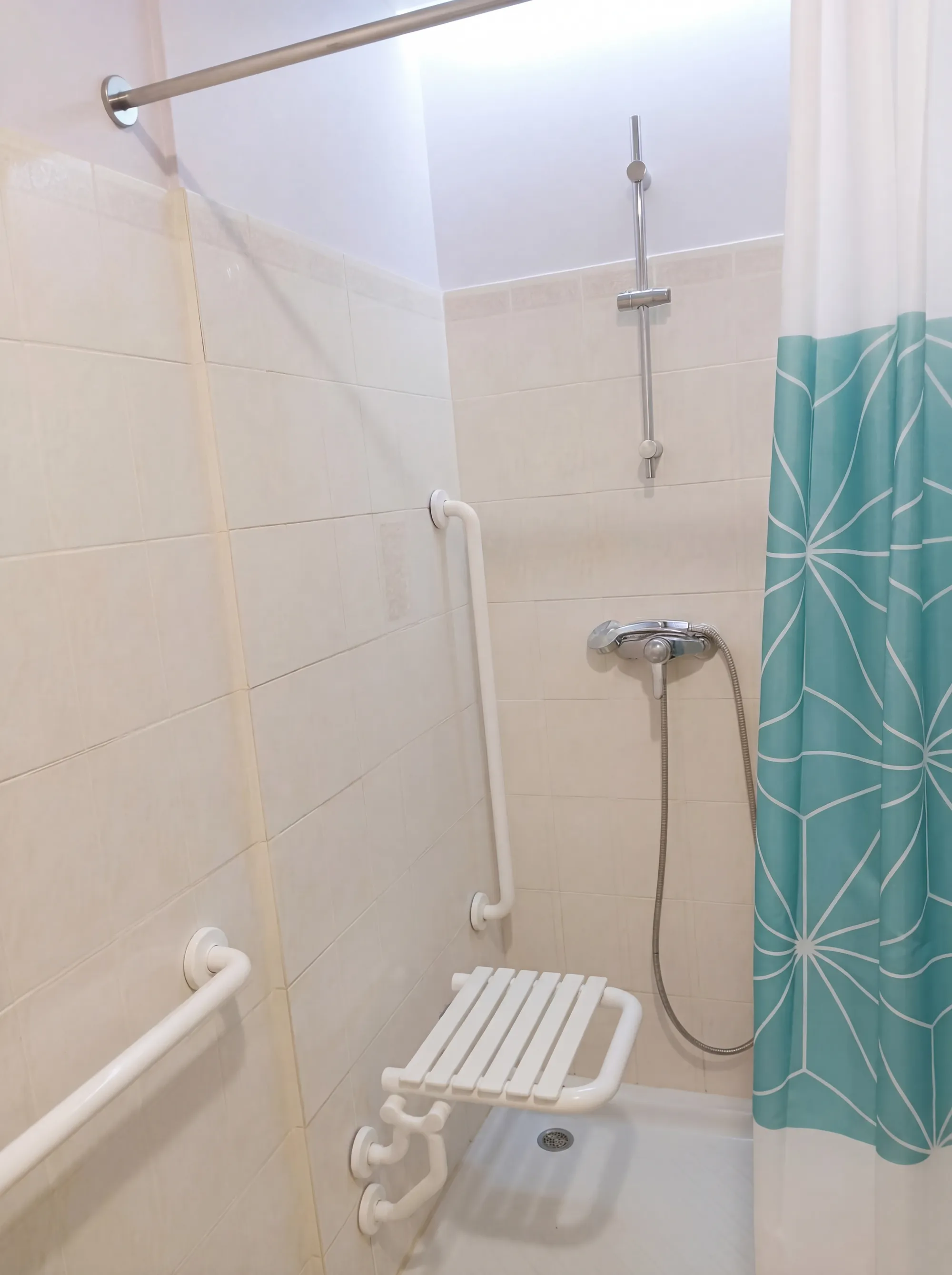 Chambre PMR vue intérieure